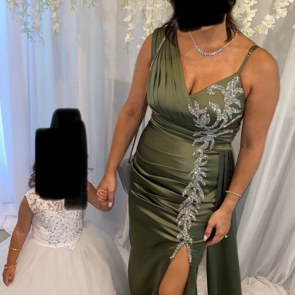 Satin couture evening gown - Picture 4 of 4